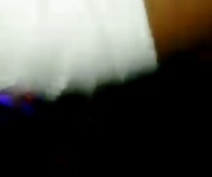 Ông vuốt ve các chàng trai của môi. phim sex online pro