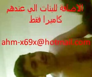 Một người xes cấp 3 phụ nữ thực sự với một muỗng cà phê