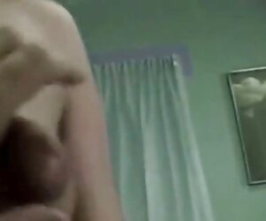 Sinh phim xet mien phi viên, chăm sóc tay trong hồ bơi