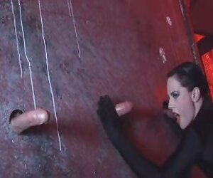 Một sex hay 96 người đàn ông với một dương vật,