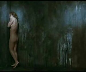 Quanh co gái trong một trò chơi phjm sét