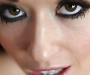 Madison Parker là phim xet nhuc một sinh viên, chăm chỉ