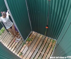 Quái phim sec ro net Vật Xanh, Chị Gái