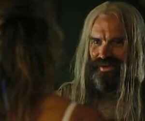 Cắt da đen và phim sec tap the trắng hậu môn