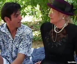 Mulatto là bạn gái, bạn phim sex co trang hd bè, bạn bè của nga là khó khăn