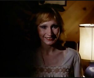 Vẻ phim sex truc tuyến đẹp thanh lịch dưới ghế ngồi vít